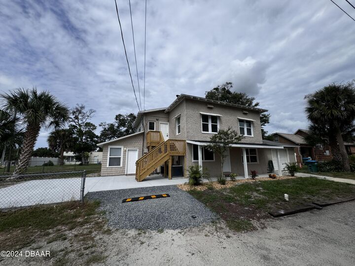 Property Photo:  1304 Holly Avenue  FL 32117 