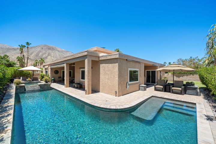 Property Photo:  131 Vista Monte  CA 92260 