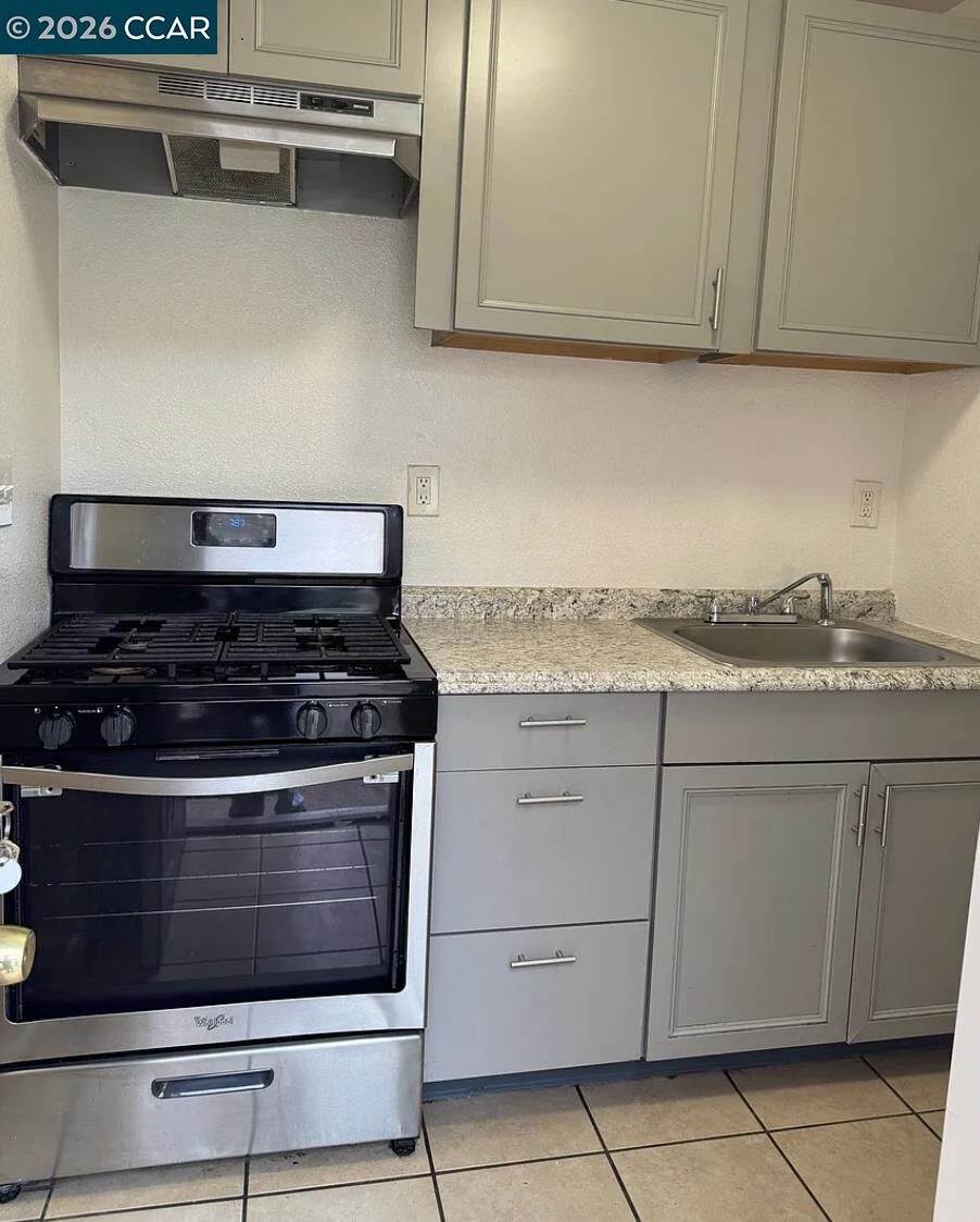 Property Photo: 416 N 1/2 School St #2 CA 95240