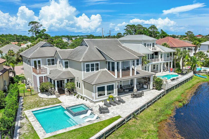 Property Photo:  4728 Rendezvous Cove  FL 32541 