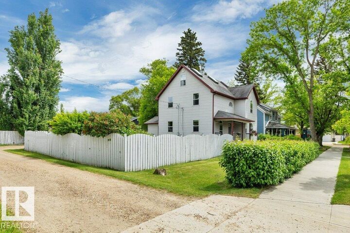 Property Photo: 4405 51st AB T9A 1K4