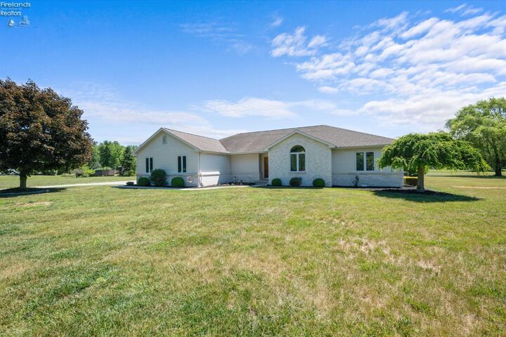 Property Photo: 6851 Berridge Road OH 43571
