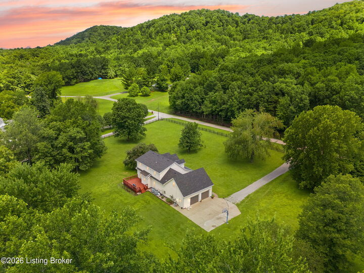 Property Photo: 629 Leonard Hall Ln KY 40051