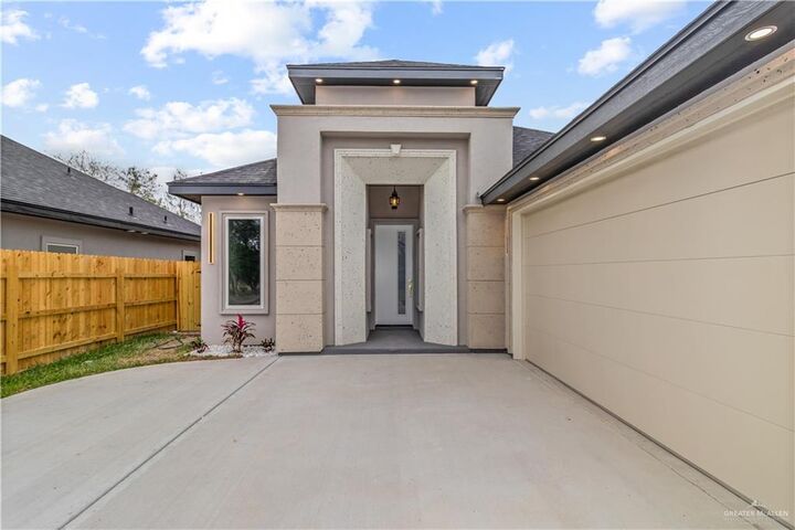 Property Photo: 1008 W E Street TX 78572