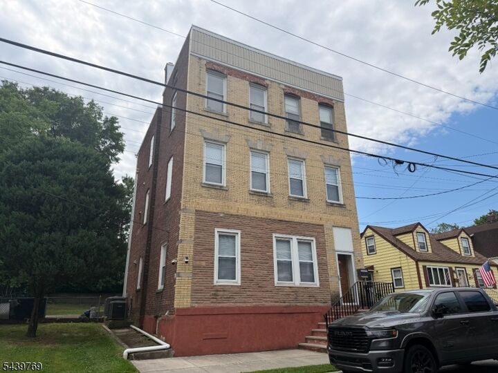 Property Photo:  34 Ernest St 1  NJ 07110 