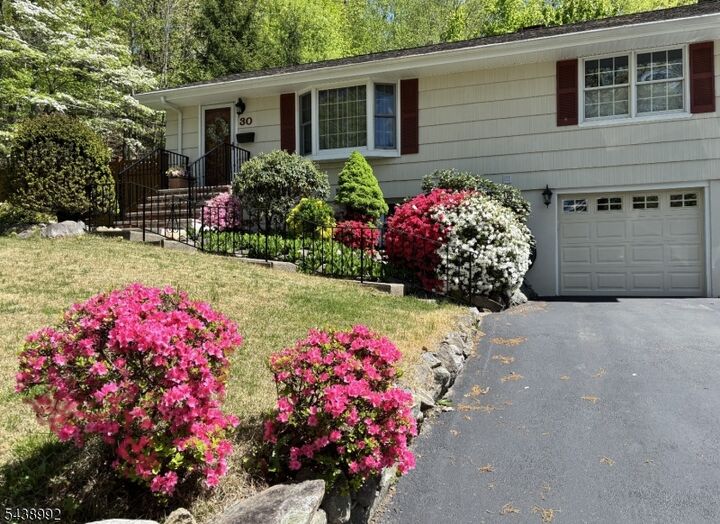 Property Photo: 30 Knolls Rd NJ 07403