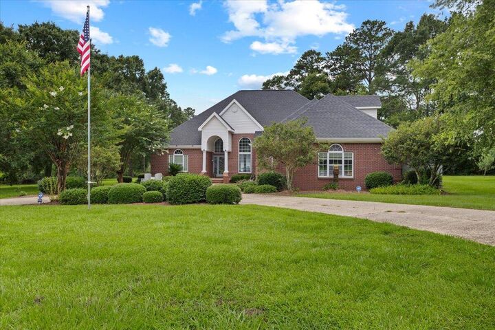 Property Photo: 11 Bentwood Ln. MS 39443