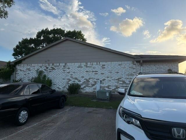 Property Photo:  13074 Clarewood Drive  TX 77072 