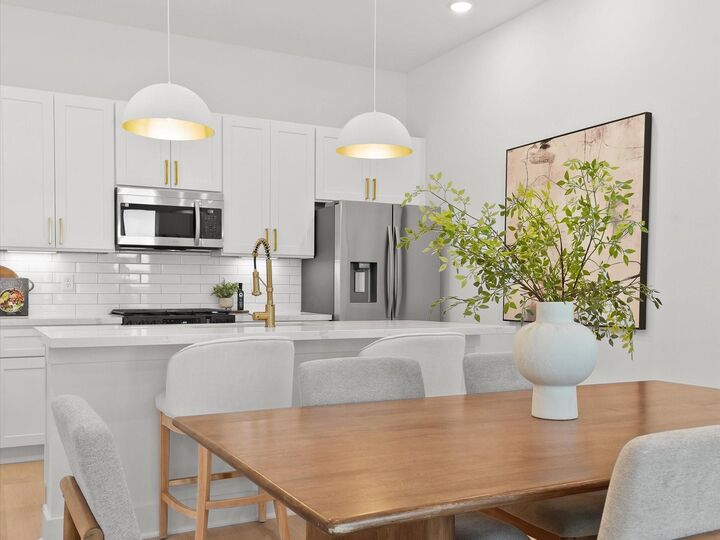 Property Photo:  253 De Boll Street  TX 77022 
