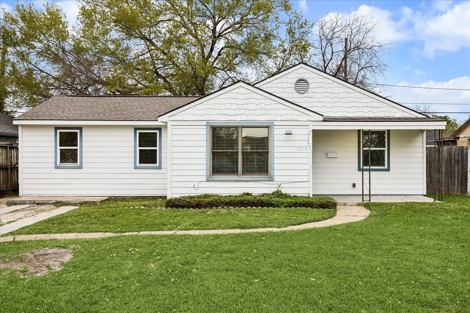 Property Photo:  7515 Magnolia Street  TX 77023 