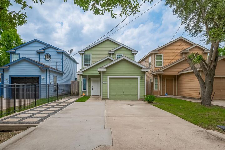 Property Photo: 6623 Arabella Street TX 77091