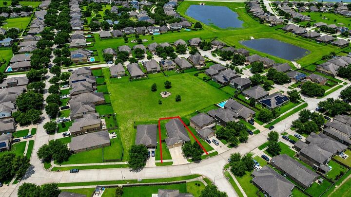 Property Photo: 5926 Micah Lane TX 77471