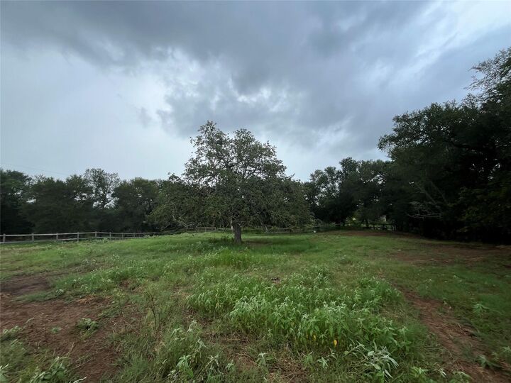 Property Photo:  1026 Red Town Rd  TX 78621 