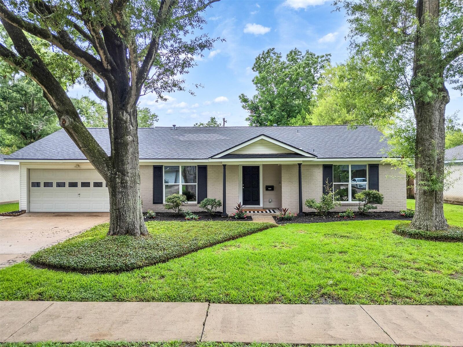 Property Photo:  10315 Winding Trail Road  TX 77571 