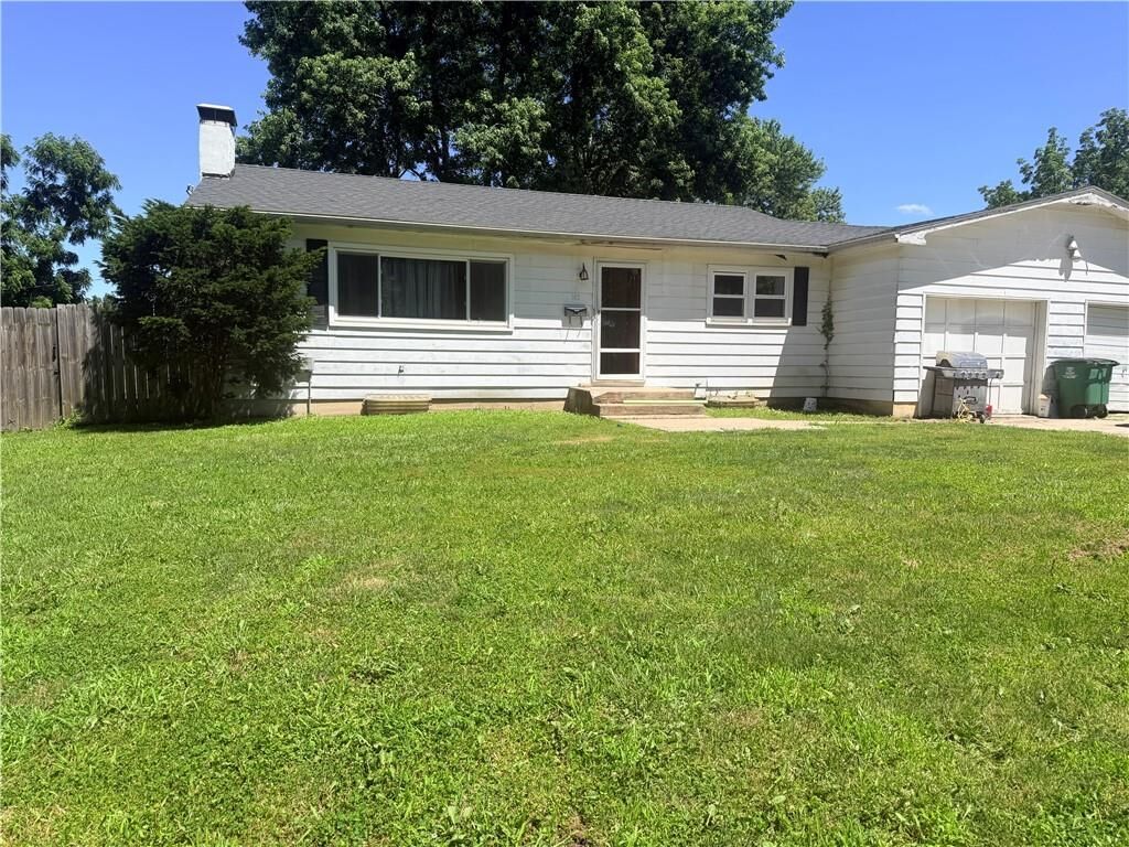 Property Photo:  502 N Wooden Avenue  MO 64624 