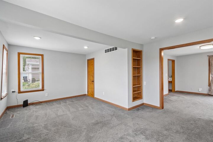 Property Photo:  302 W Linn St.  IA 52755 