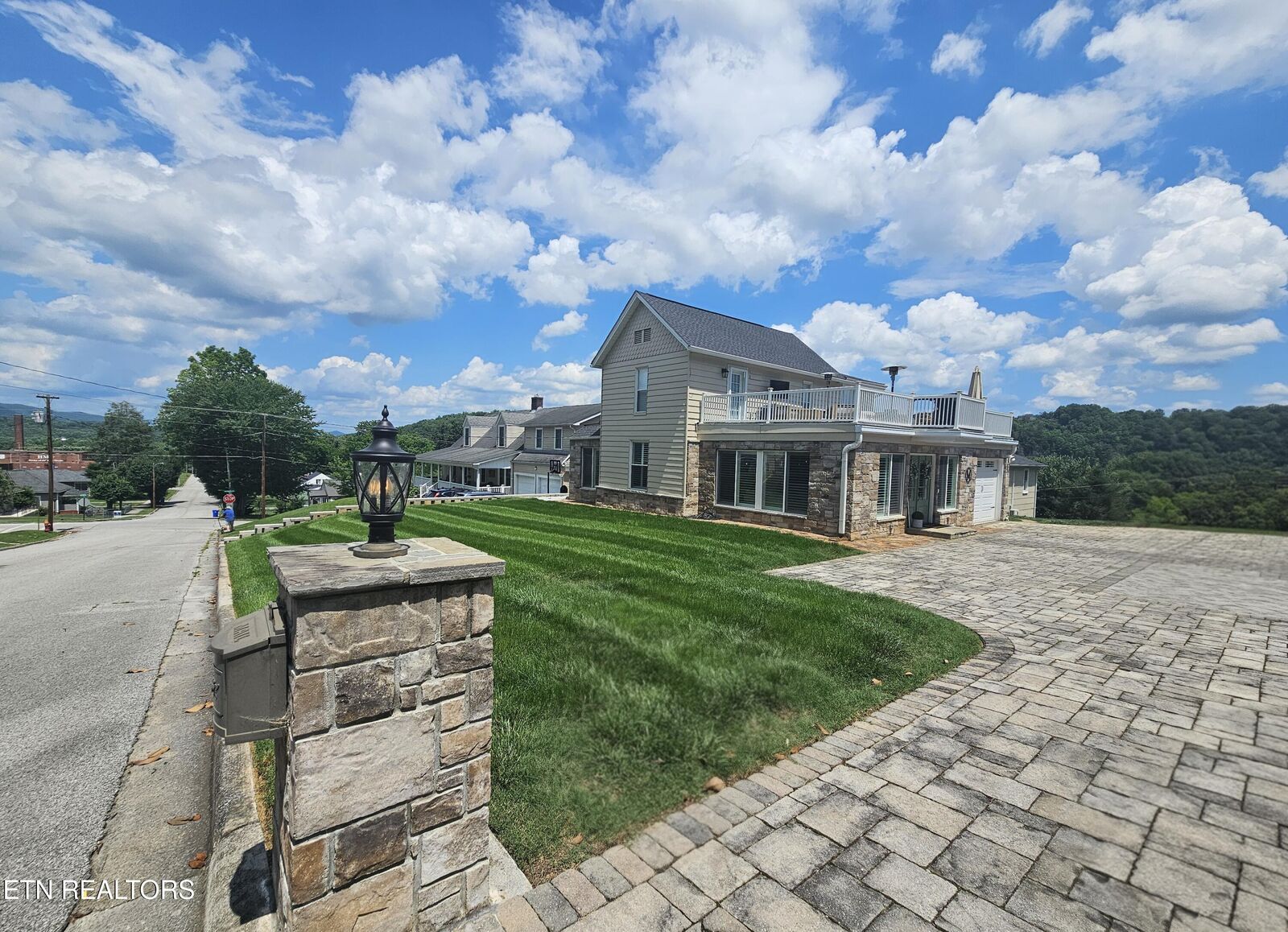 Property Photo: 822 Cumberland St TN 37748
