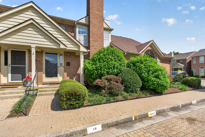 Property Photo:  541 W Short Street 15  KY 40507 
