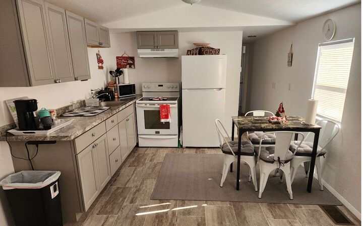 Property Photo:  