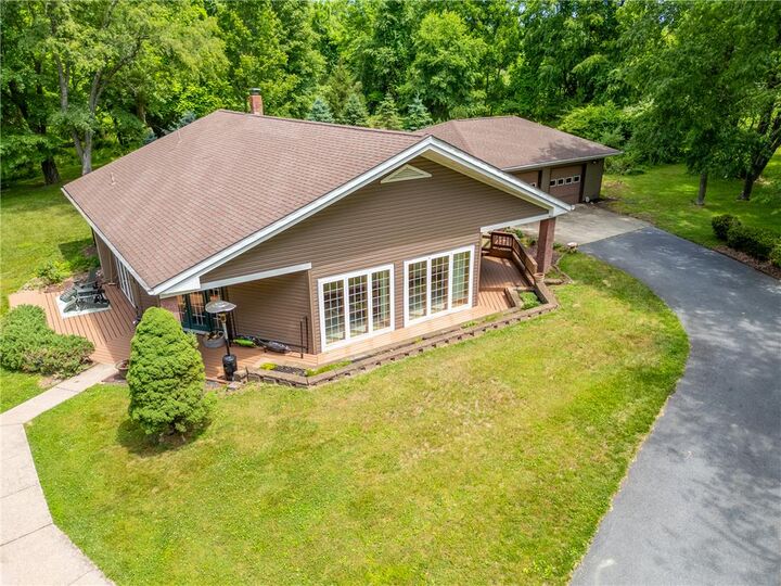 Property Photo:  940 Potomac Street  PA 18343 