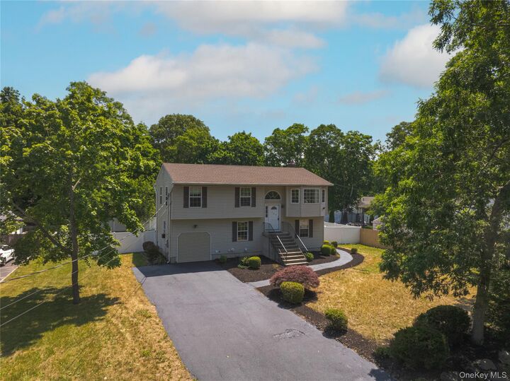 Property Photo:  185 Magnolia Drive  NY 11784 