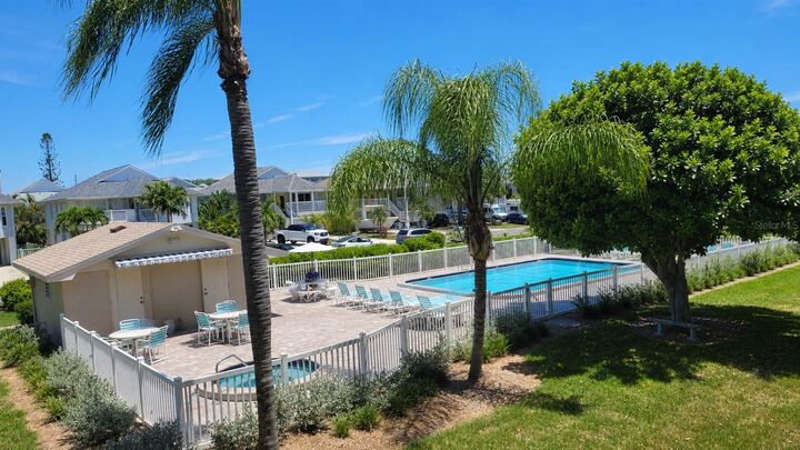Property Photo: 255 Capri Circle N 17 FL 33706
