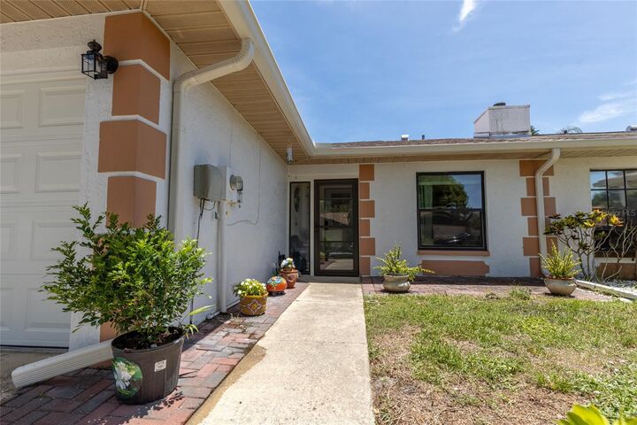 Property Photo:  2013 Dover Court  FL 34677 