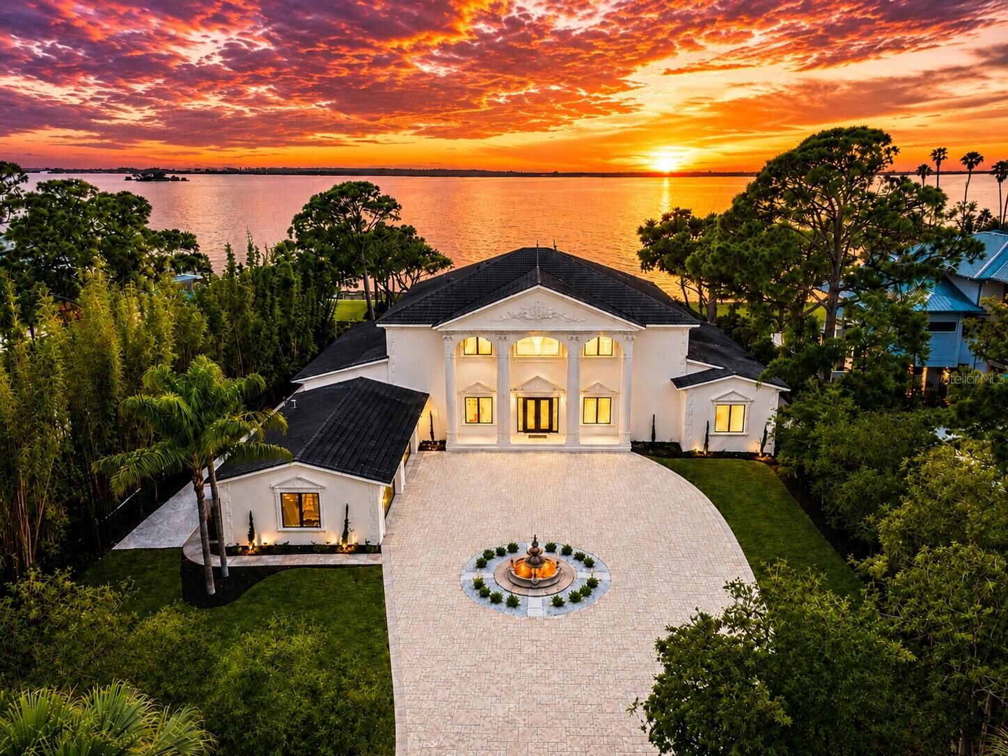 Property Photo:  1516 Bayshore Boulevard  FL 34698 