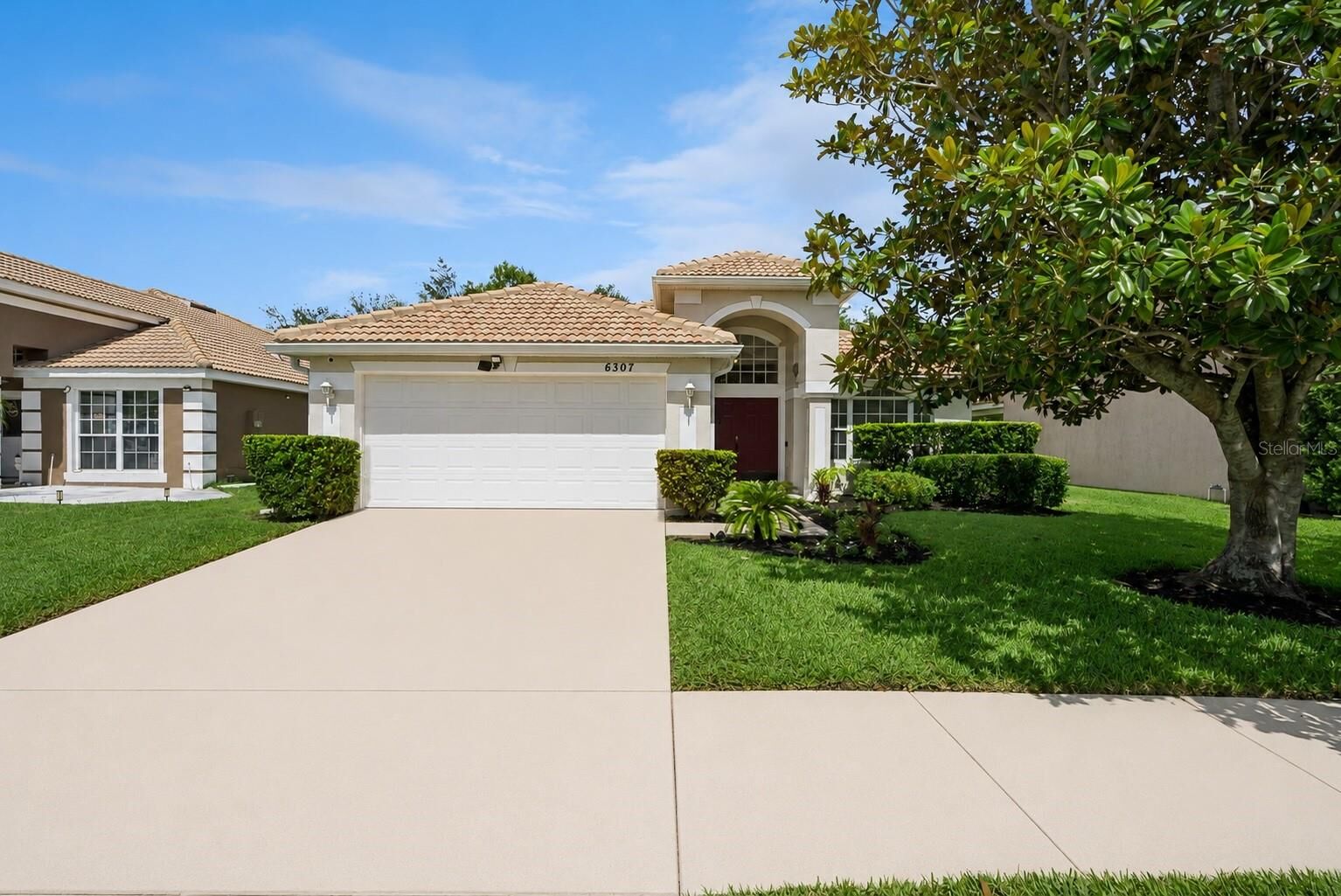 Property Photo: 6307 Huntsville Street FL 32819