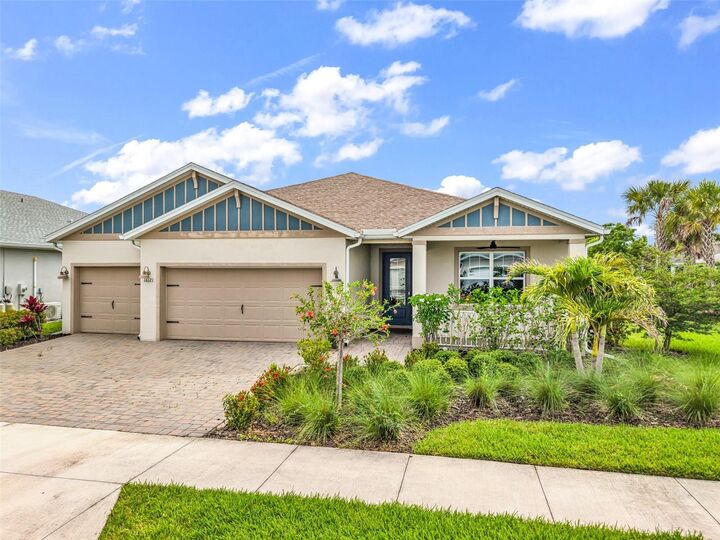 Property Photo: 16121 Lotus Way FL 33982