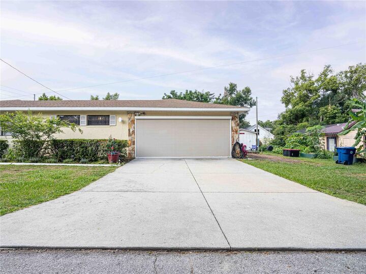 Property Photo: 200 S Main Avenue FL 34715