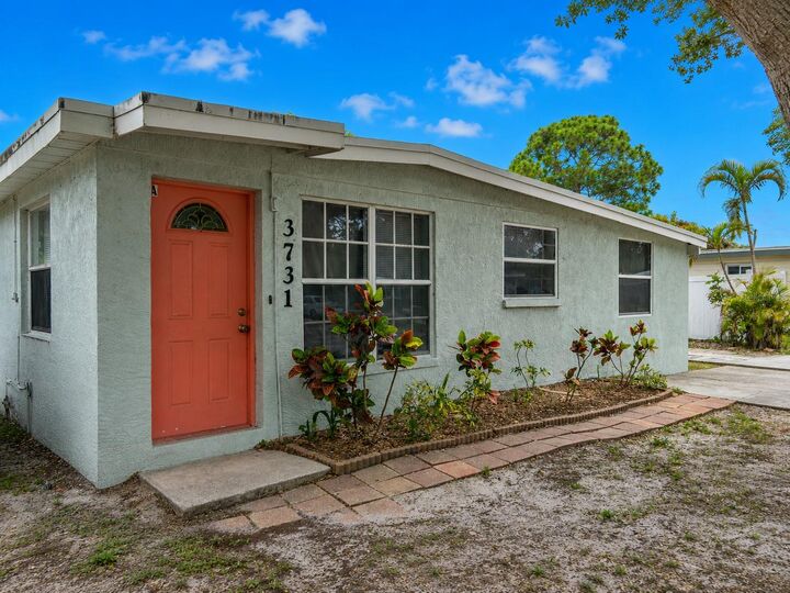 Property Photo: 3731 Papai Drive FL 34232