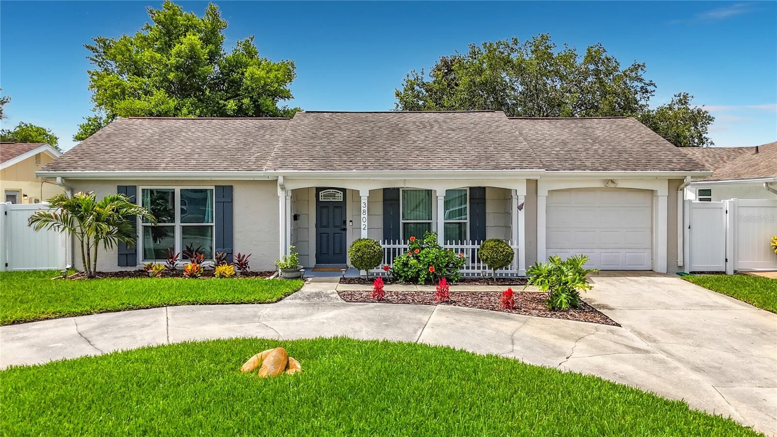 Property Photo:  3802 Grayton Drive  FL 34652 