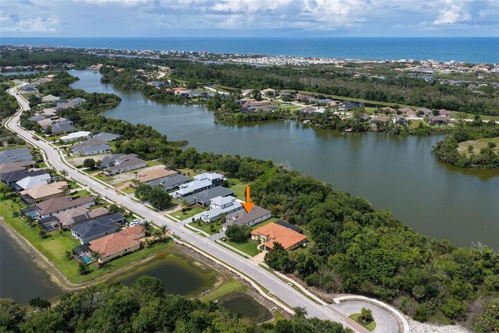 Property Photo: 60 N Lakewalk Drive FL 32137