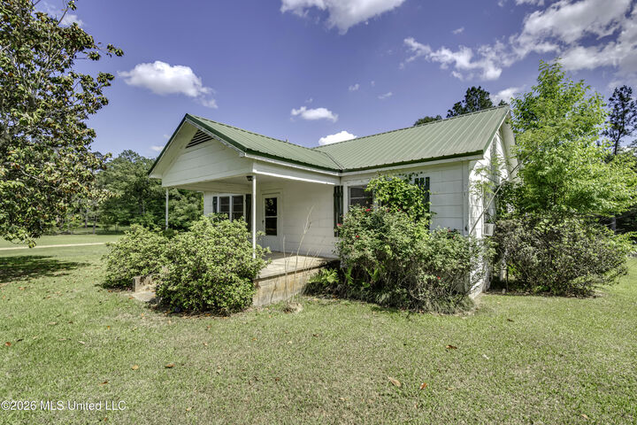 Property Photo: 6118 Terry Road MS 39272