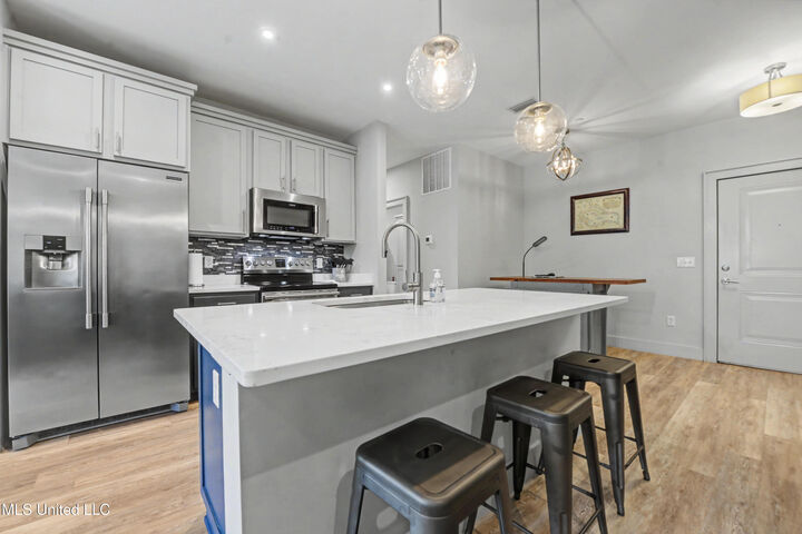Property Photo:  2501 Bienville Boulevard  MS 39564 