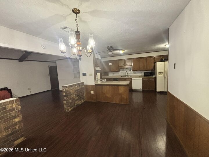 Property Photo:  1617 Edgewood Place  MS 39056 