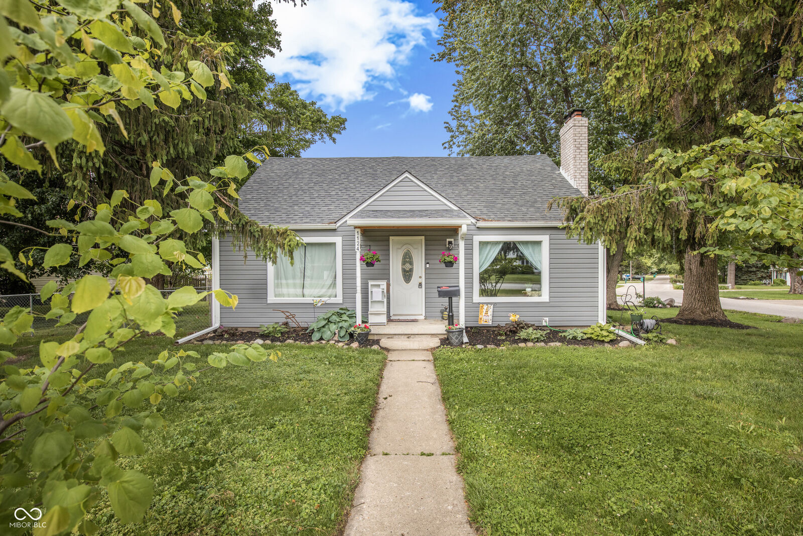 Property Photo: 1124 Indianapolis Avenue IN 46052