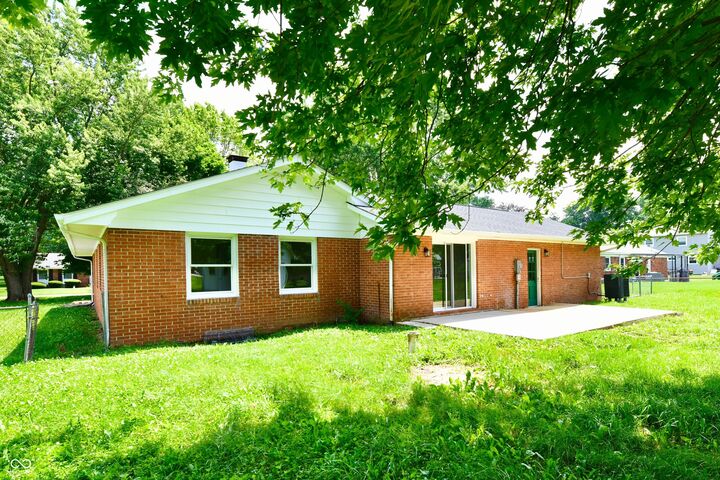Property Photo:  1005 Cardinal Way  IN 46011 