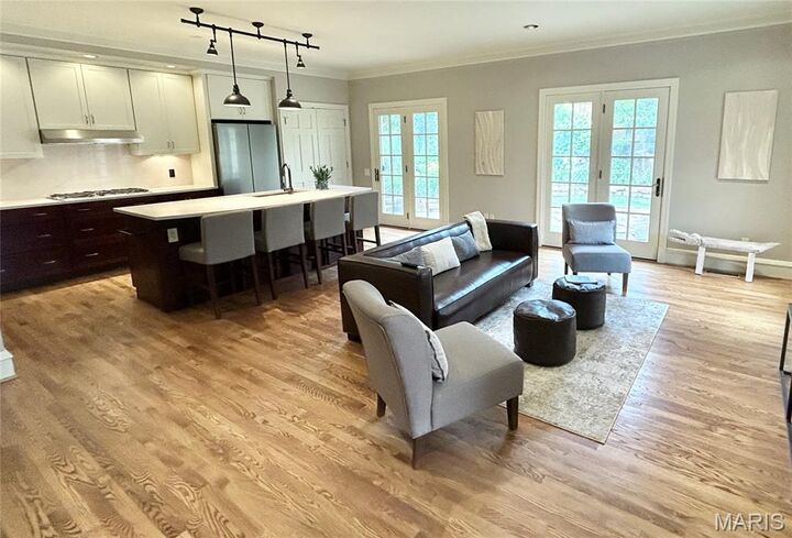 Property Photo: 708 Audubon Drive MO 63105