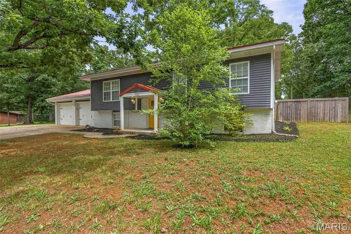 Property Photo: 322 Saint Pierre Street MO 63628