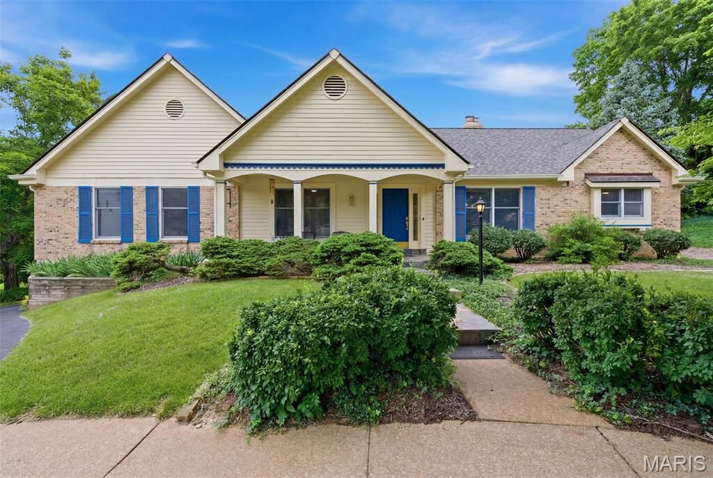 Property Photo: 201 W Manor Dr. Drive MO 63017-2970