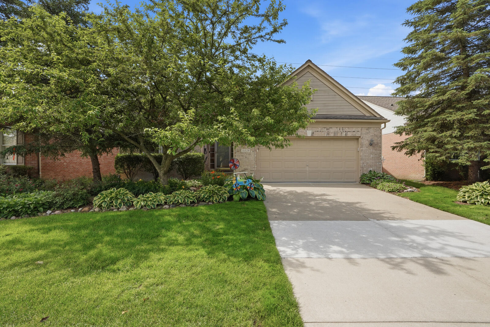 Property Photo: 51329 Northview MI 48170