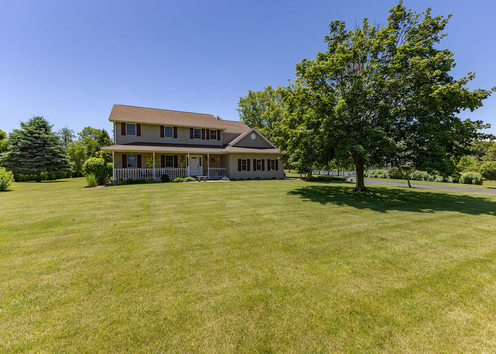 Property Photo: 881 Pheasant Run Road IA 52732