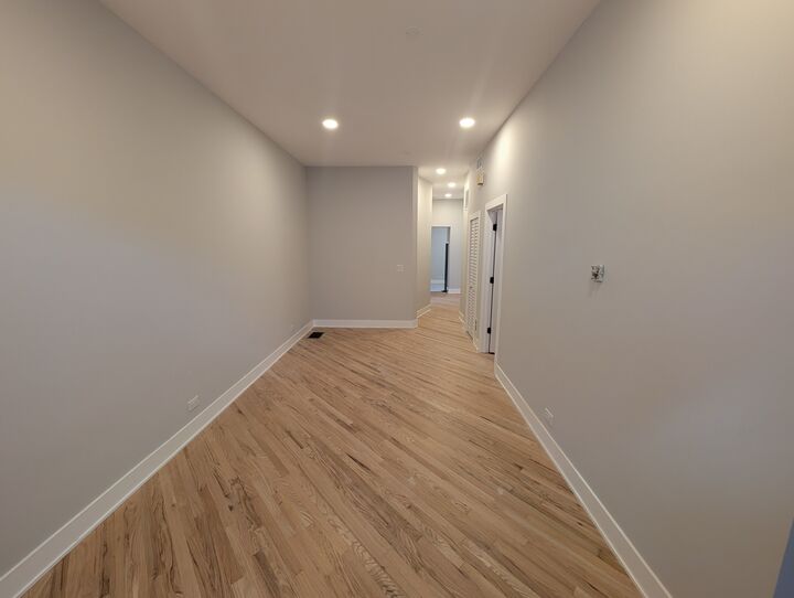 Property Photo:  916 N Noble Street 2F  IL 60642 