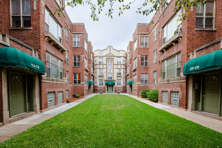 Property Photo: 5164 S King Drive 3 IL 60615