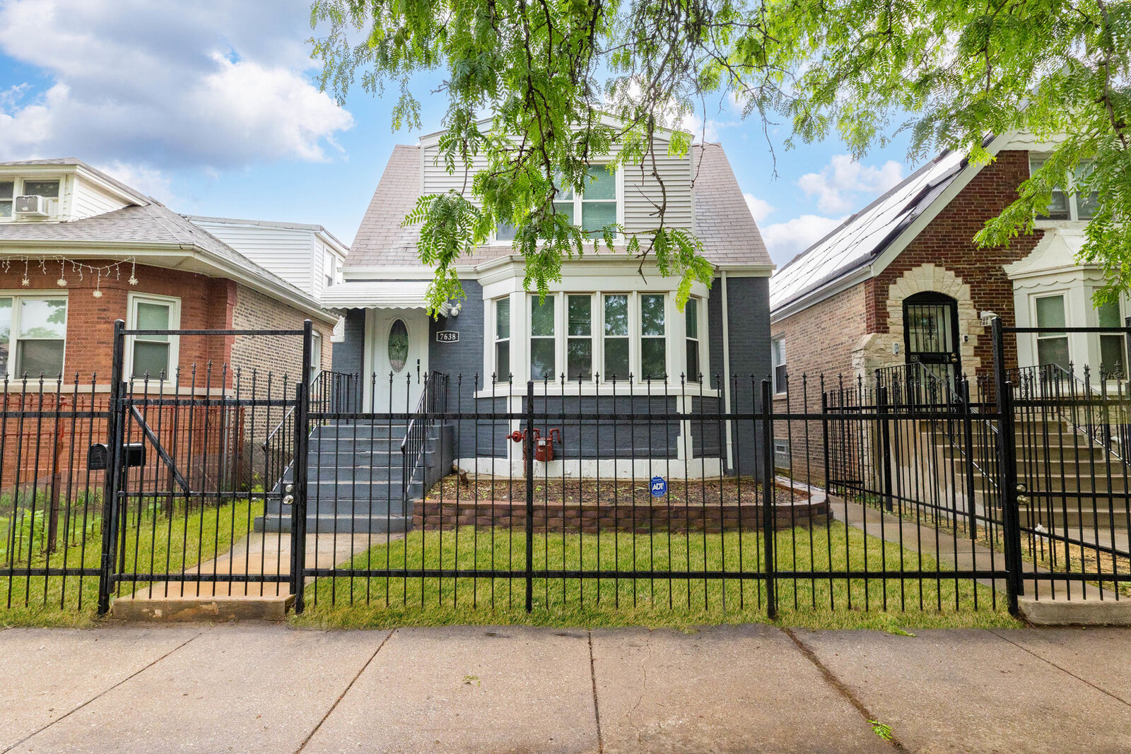 Property Photo:  7638 S Laflin Street  IL 60620 