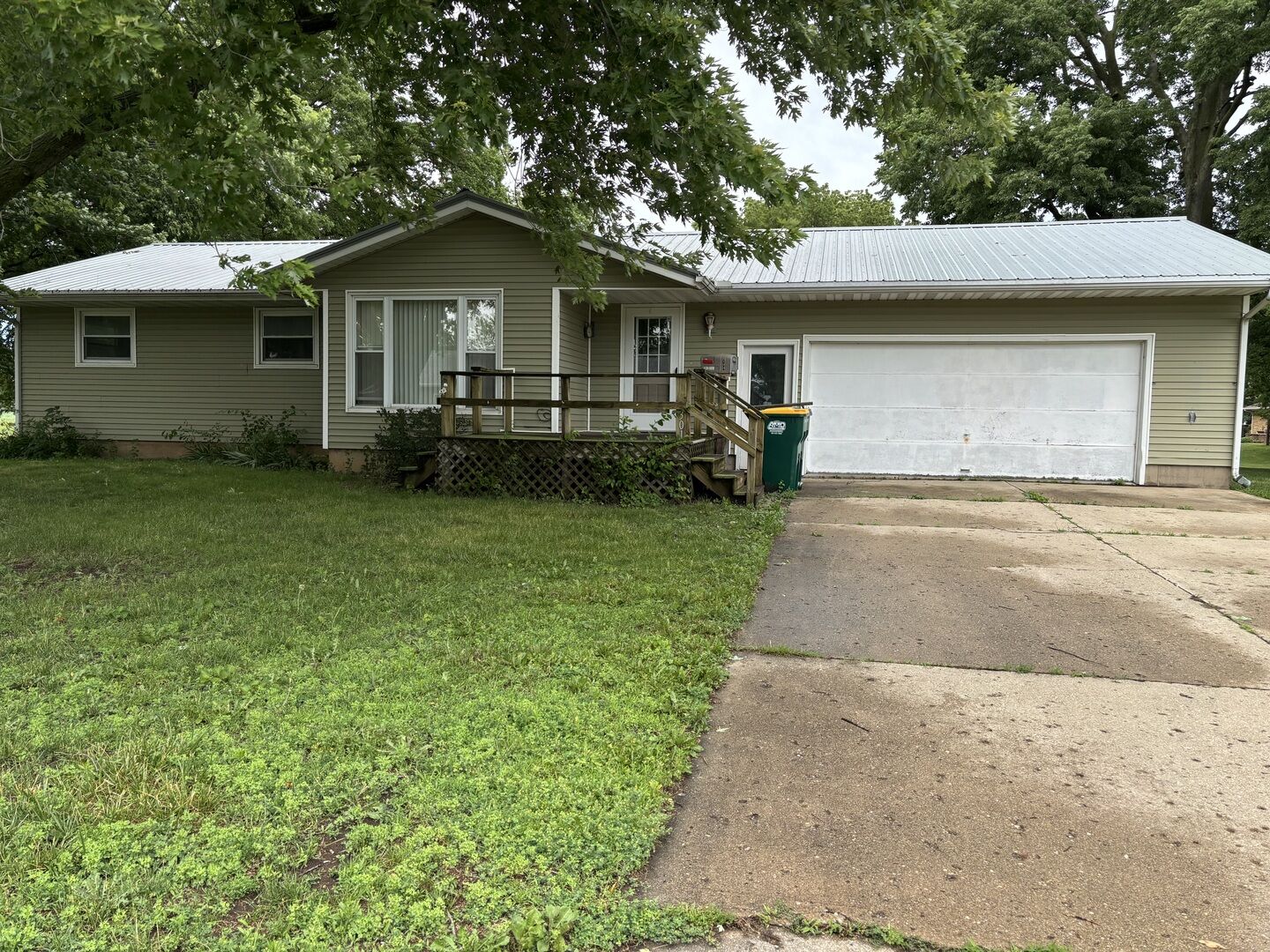 Property Photo: 301 S 2nd Street IL 61376
