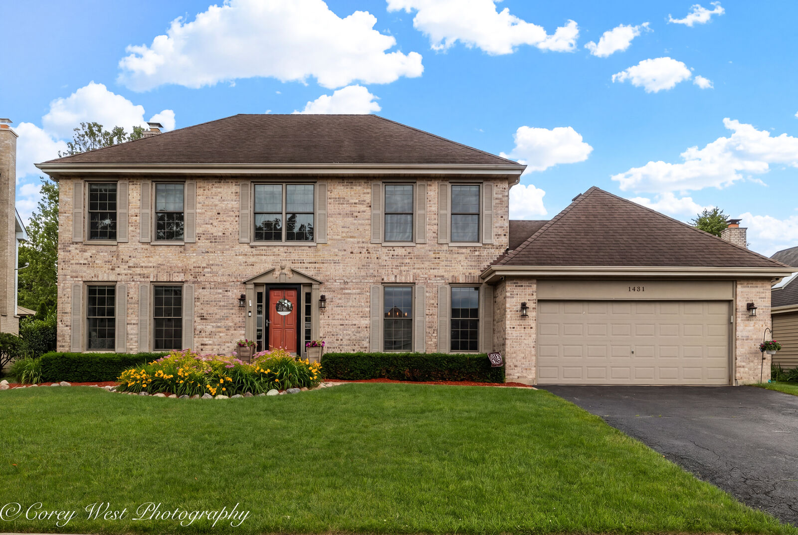 Property Photo: 1431 Steeplechase Road IL 60103