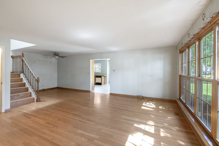 Property Photo:  1059 Ridgefield Circle  IL 60188 
